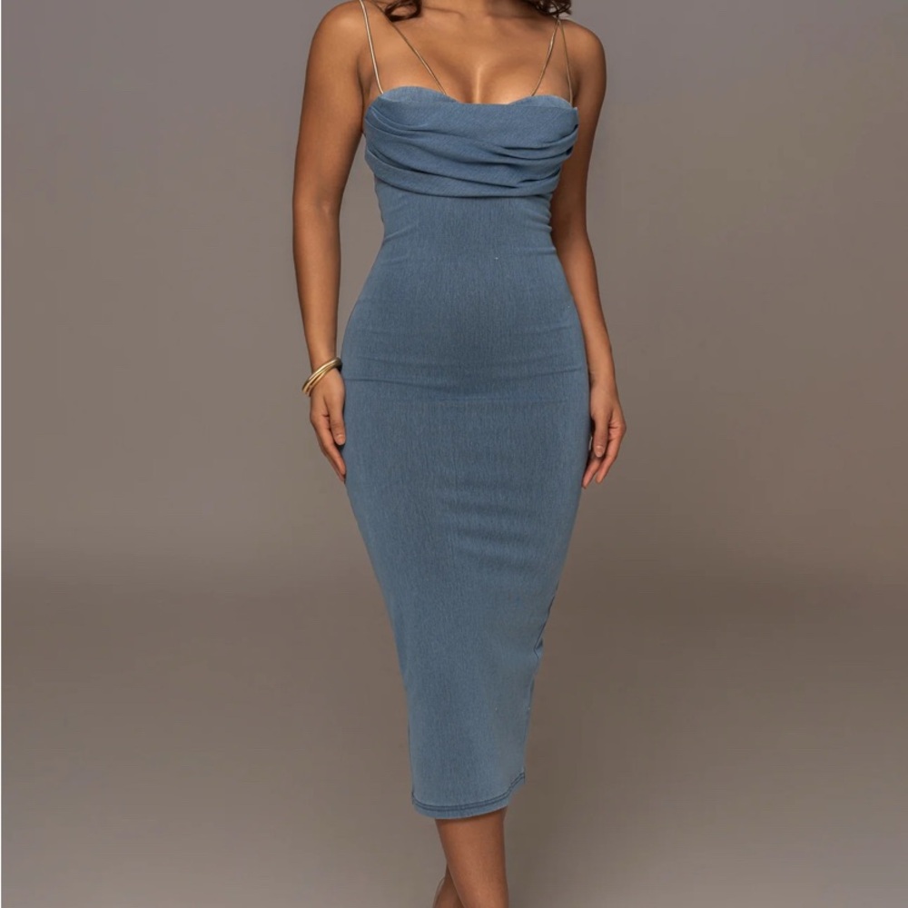Elegant Blue Midi Dress